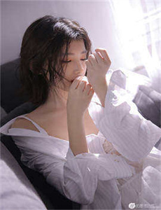 强插女教师AV在线-美女解开胸衣露出奶头直播视频